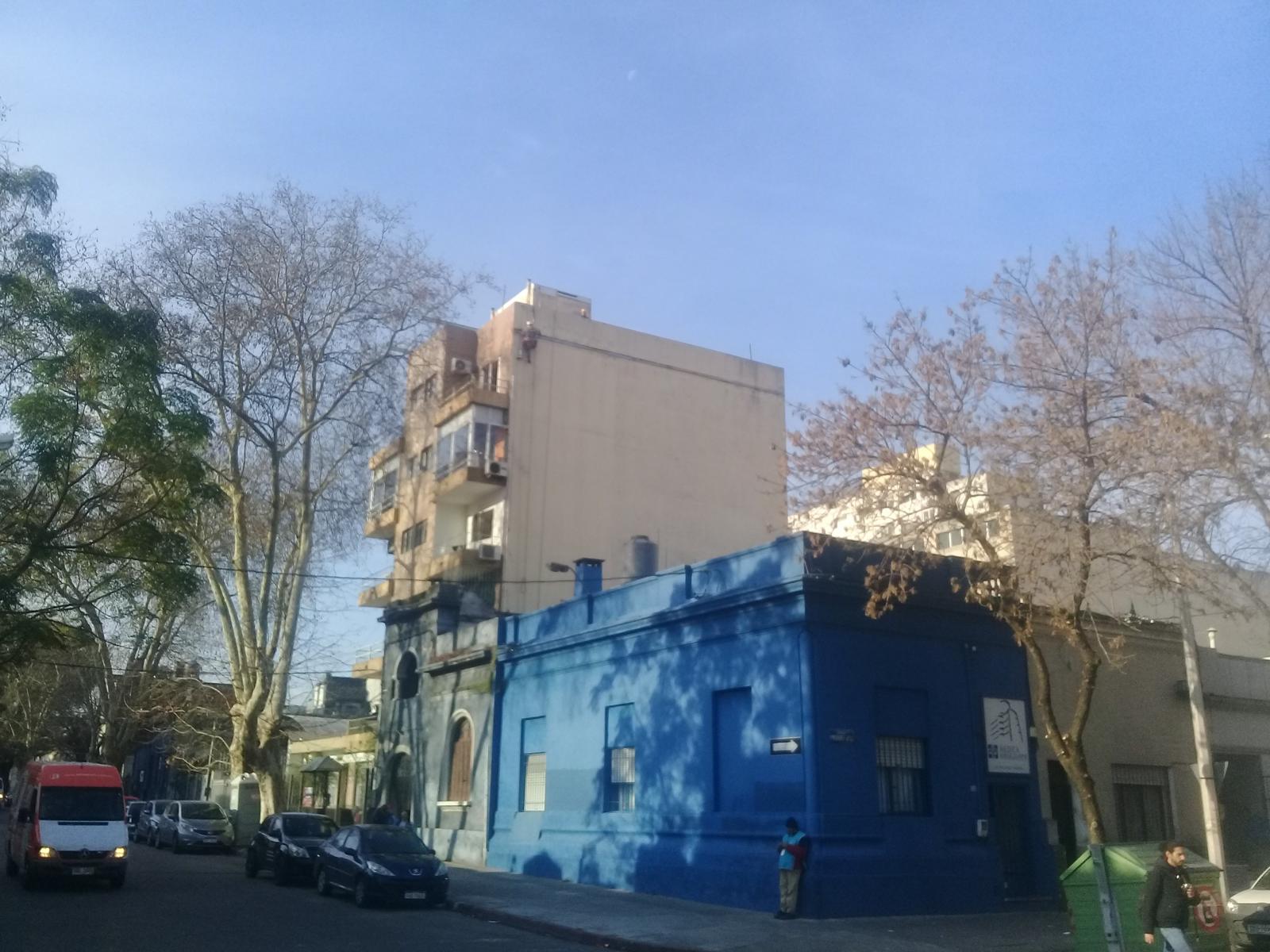 Edificio Urquiza – Pintura de medianera. Calle Urquiza, Montevideo.