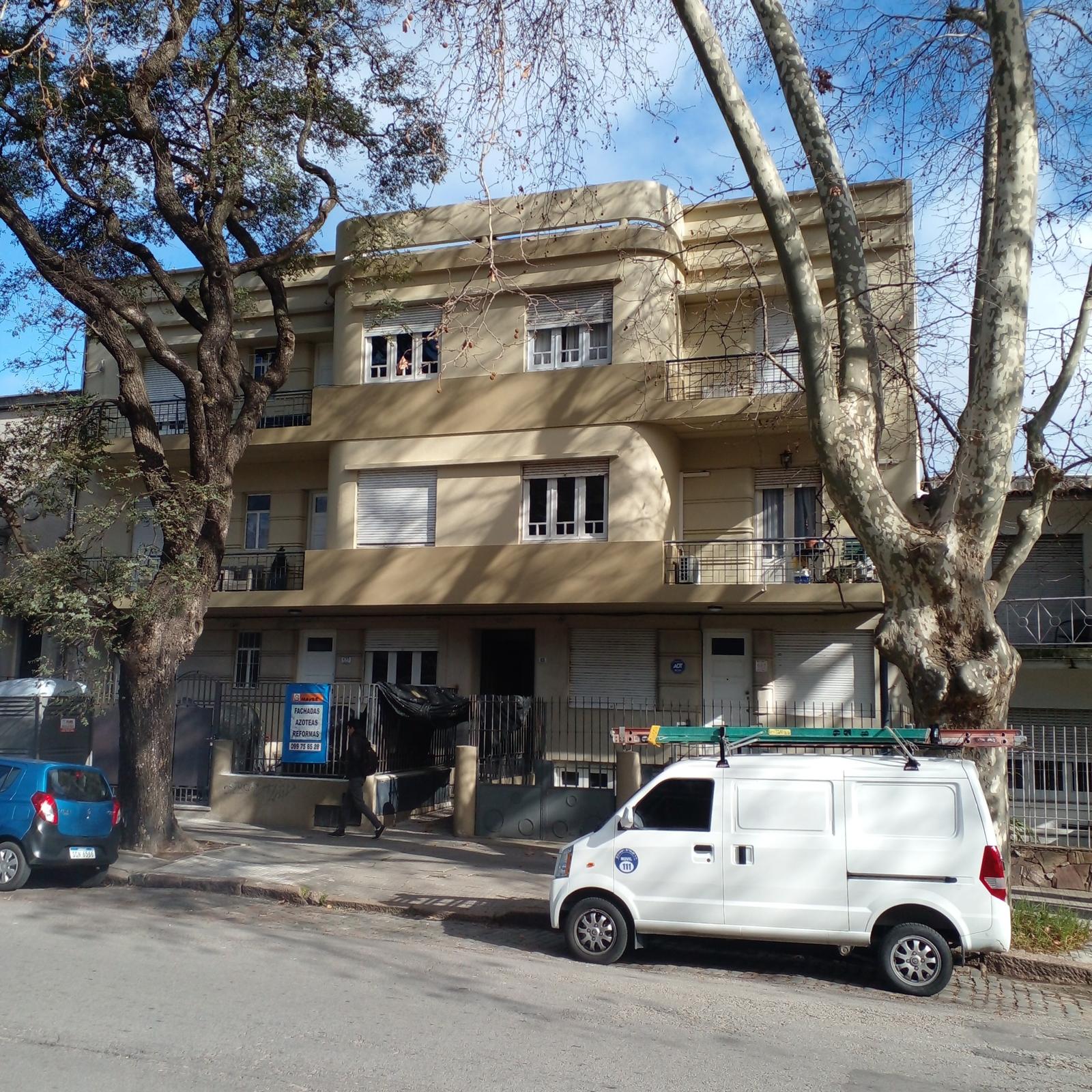 Edificio Bulevar Artigas – Pintura de fachadas y medianeras. Bulevar Artigas, Montevideo.