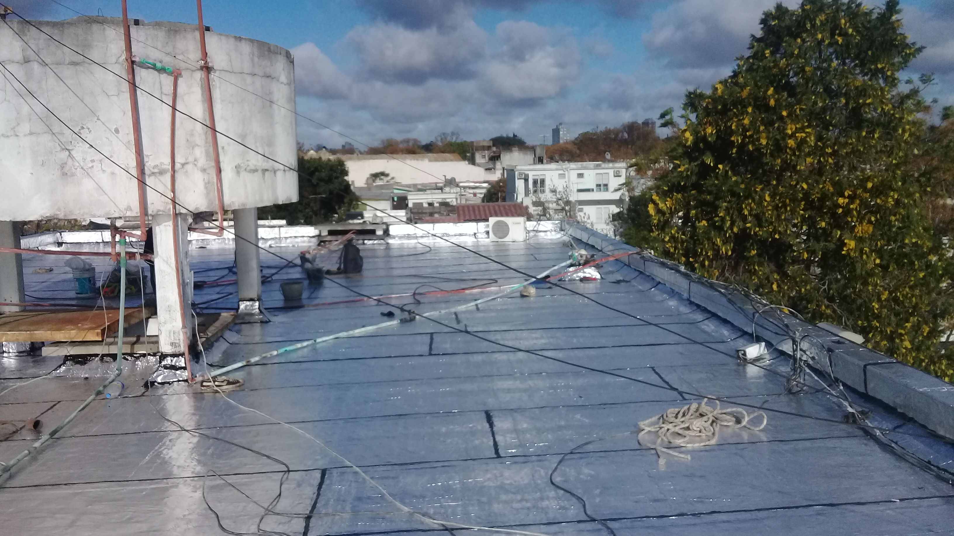 Complejo Rond Point – Impermeabilización de azotea en 4 torres. Avenida Centenario, Montevideo.