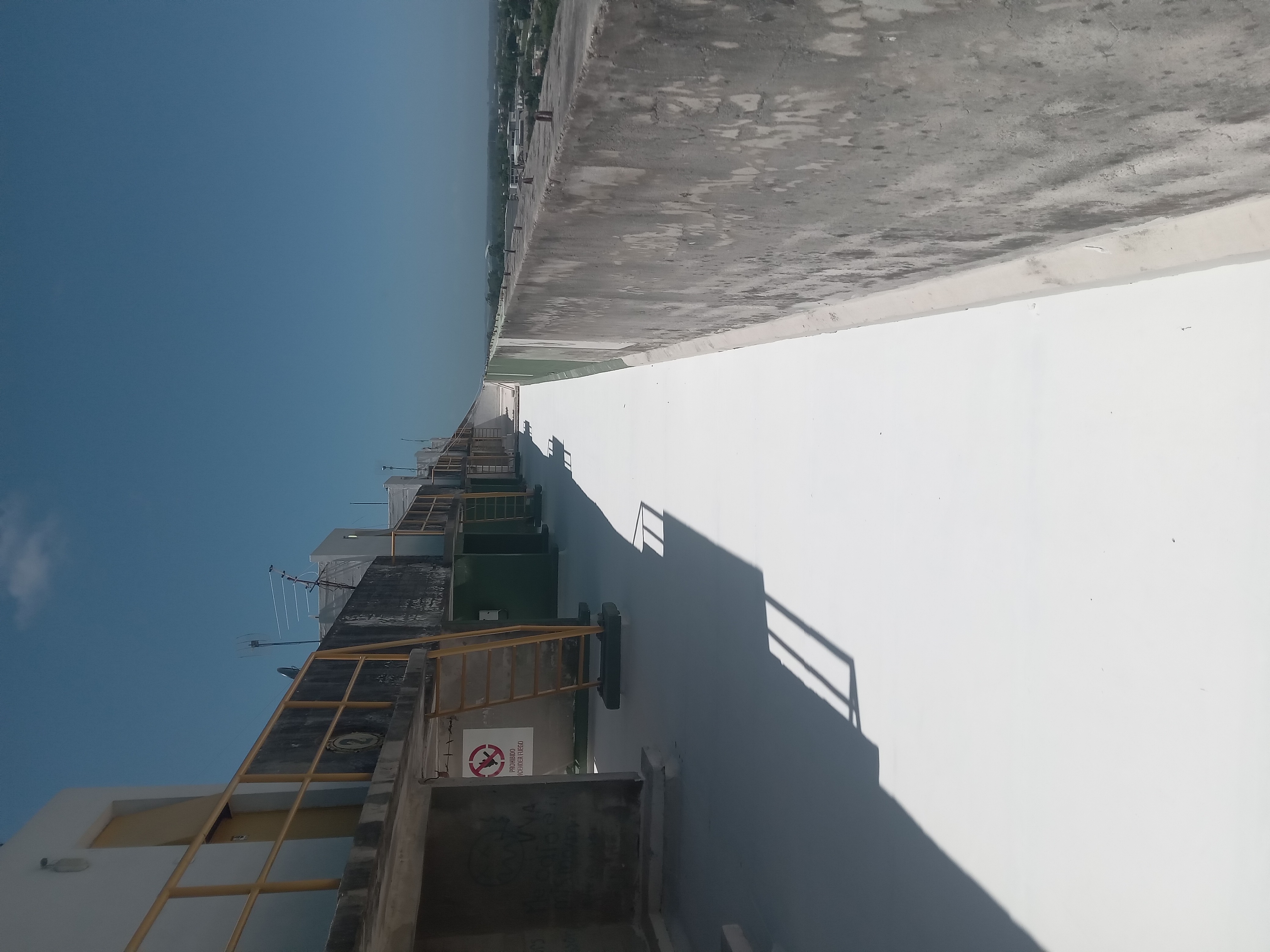 Complejo Malvín Alto, Torre E – Impermeabilización de azotea superior. Calle Hipólito Irigoyen, Montevideo.