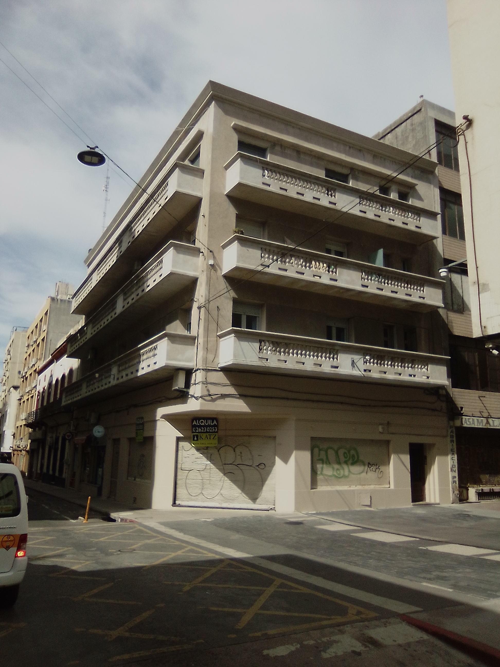 Edificio Sarandí – Reparación de fachadas. Calles Sarandí y Zabala, Montevideo.