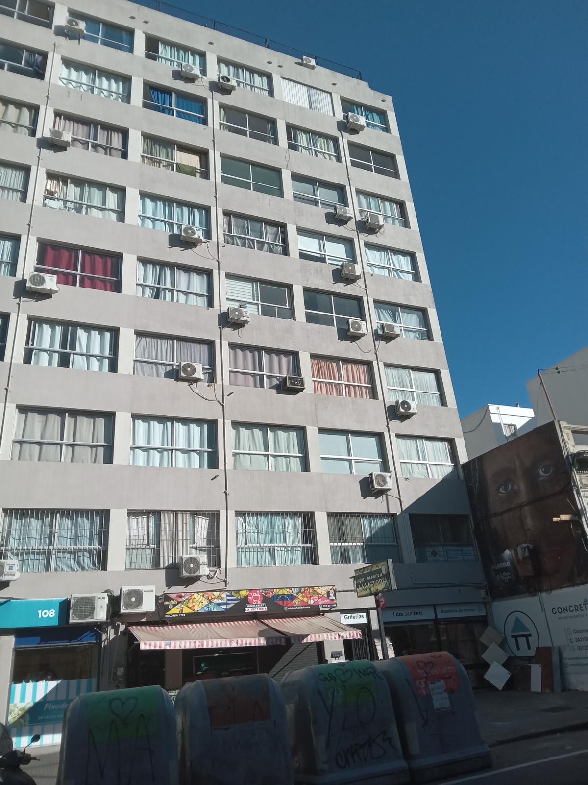 Edificio Iscor – Impermeabilización de terraza superior, pintura de pozo de aire y bajadas de aire acondicionado. Calles Colonia y Tristán Narvaja, Montevideo.