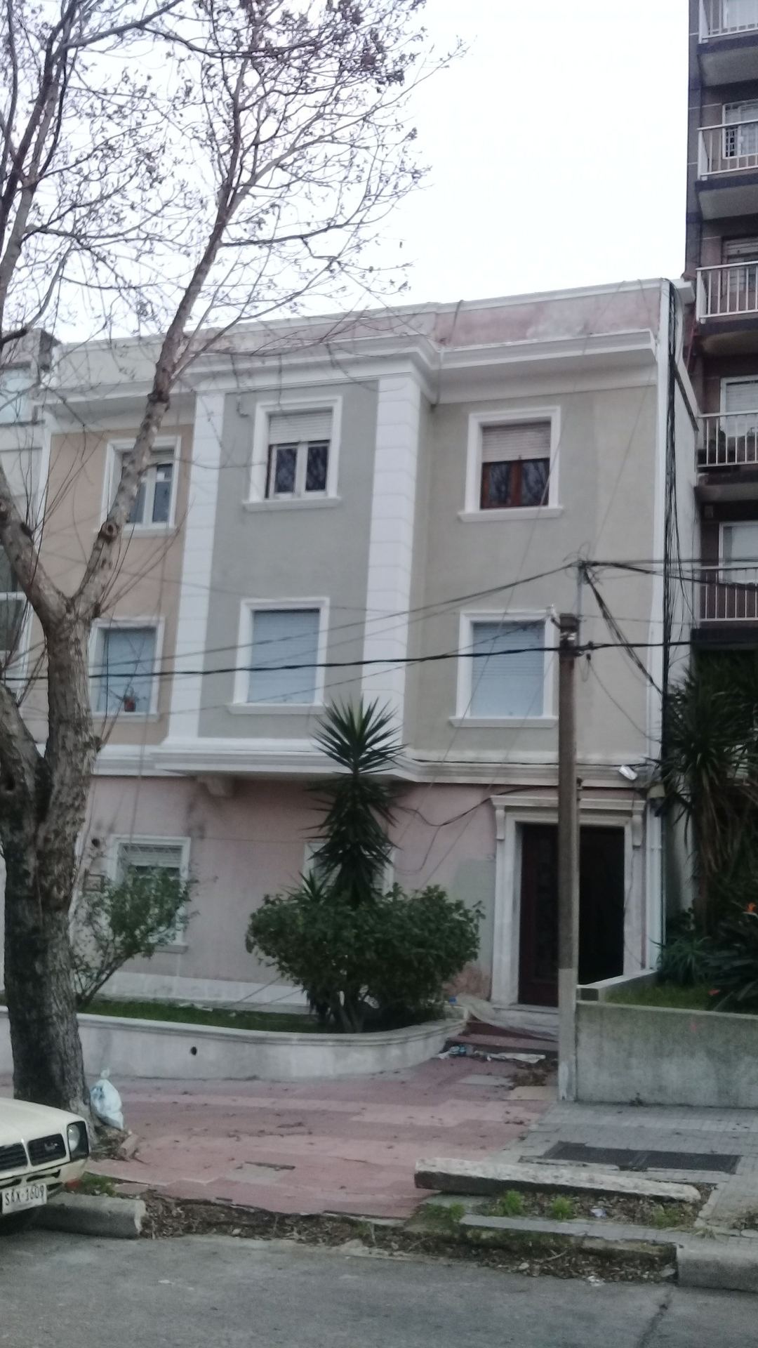Edificio Chez Mar – Pintura de fachada. Calle Francisco Muñoz, Montevideo.