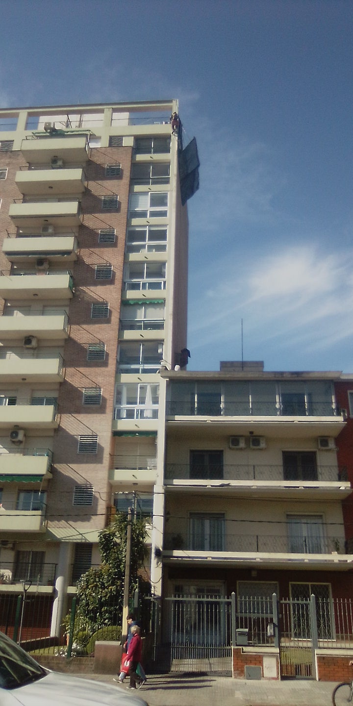 Edificio Nasazzi – Reparación de fachadas y medianera. Avenida Agraciada, Montevideo.