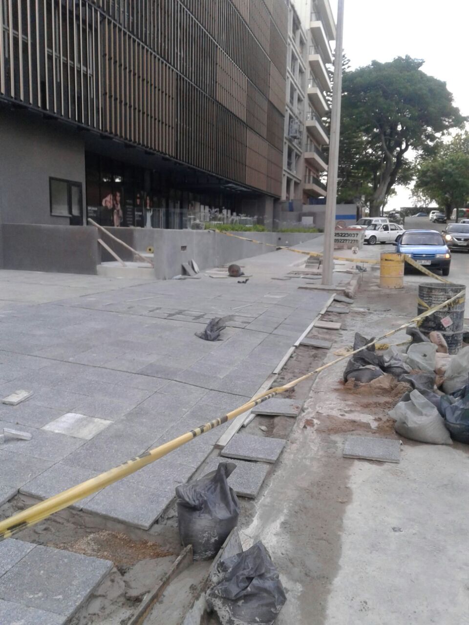 Hotel Splendor – Veredas. Calles Errazquin y Bulevar Artigas, Montevideo.