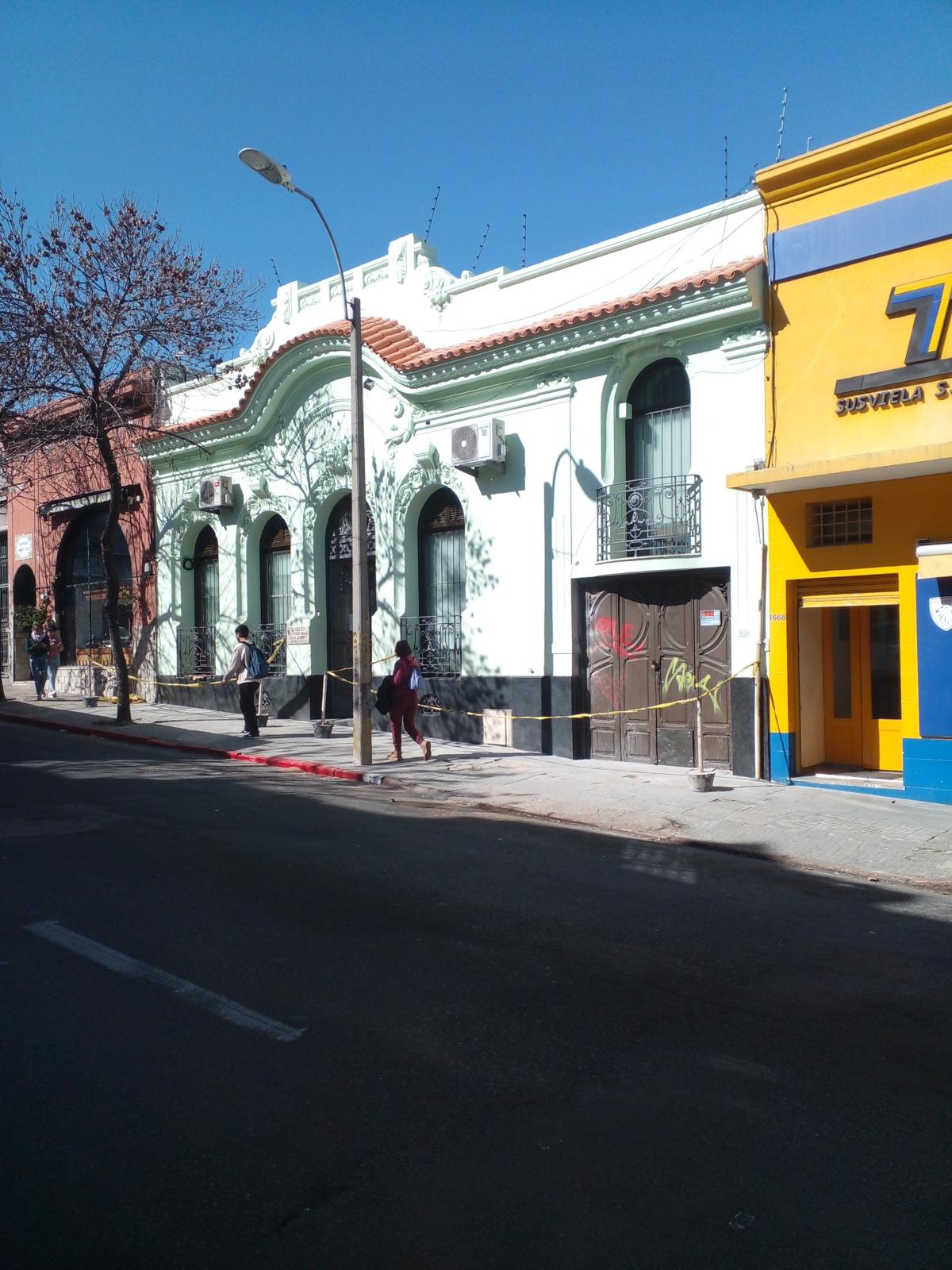 CASSECO 1 – Pintura de fachada principal. Calle Miguelete, Montevideo.