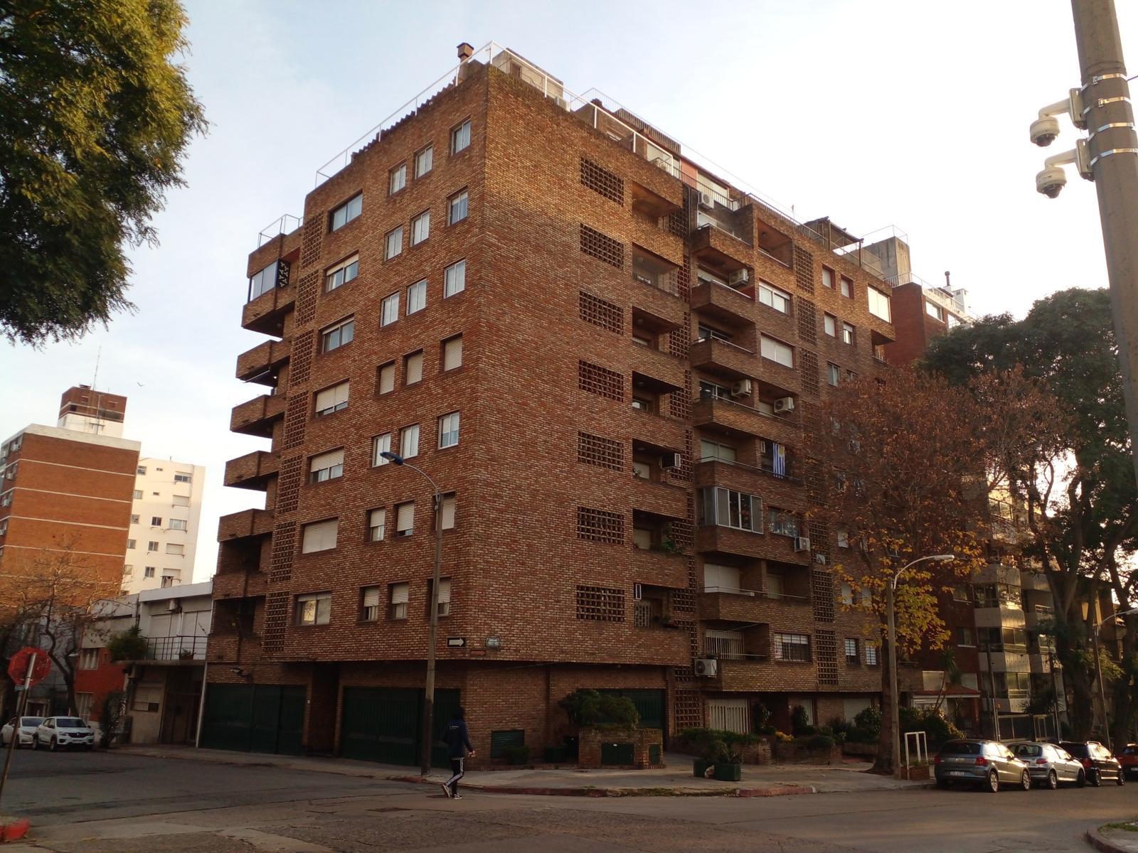 Edificio Ibia 9 – Pintura de palieres interiores y garaje. Calle Francisco Muñoz, Montevideo.