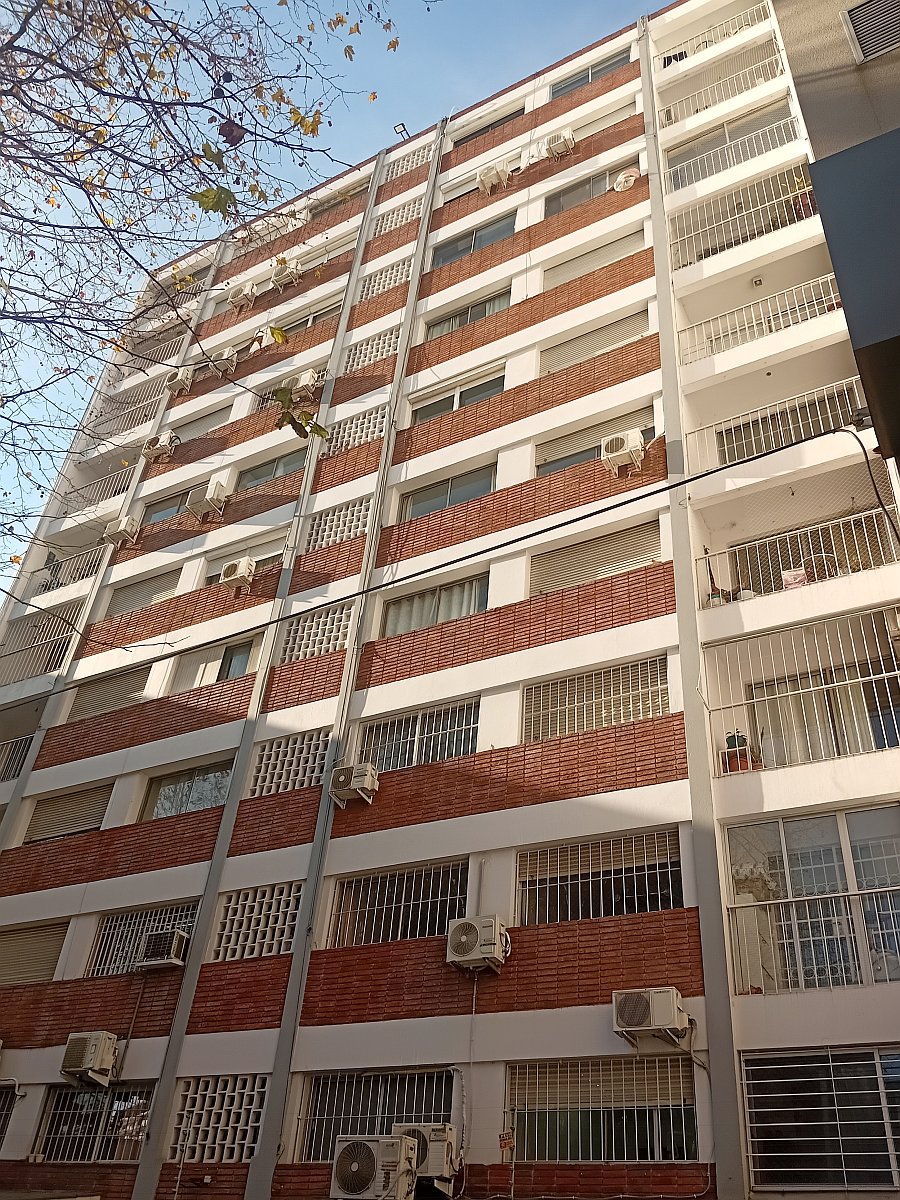 Reparación de fachada de edificio en Montevideo